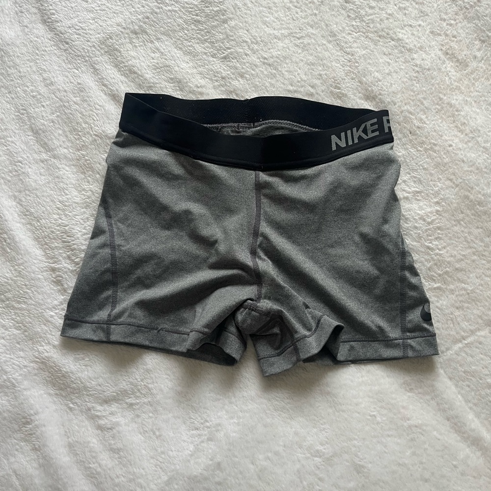 GREY NIKE PRO
